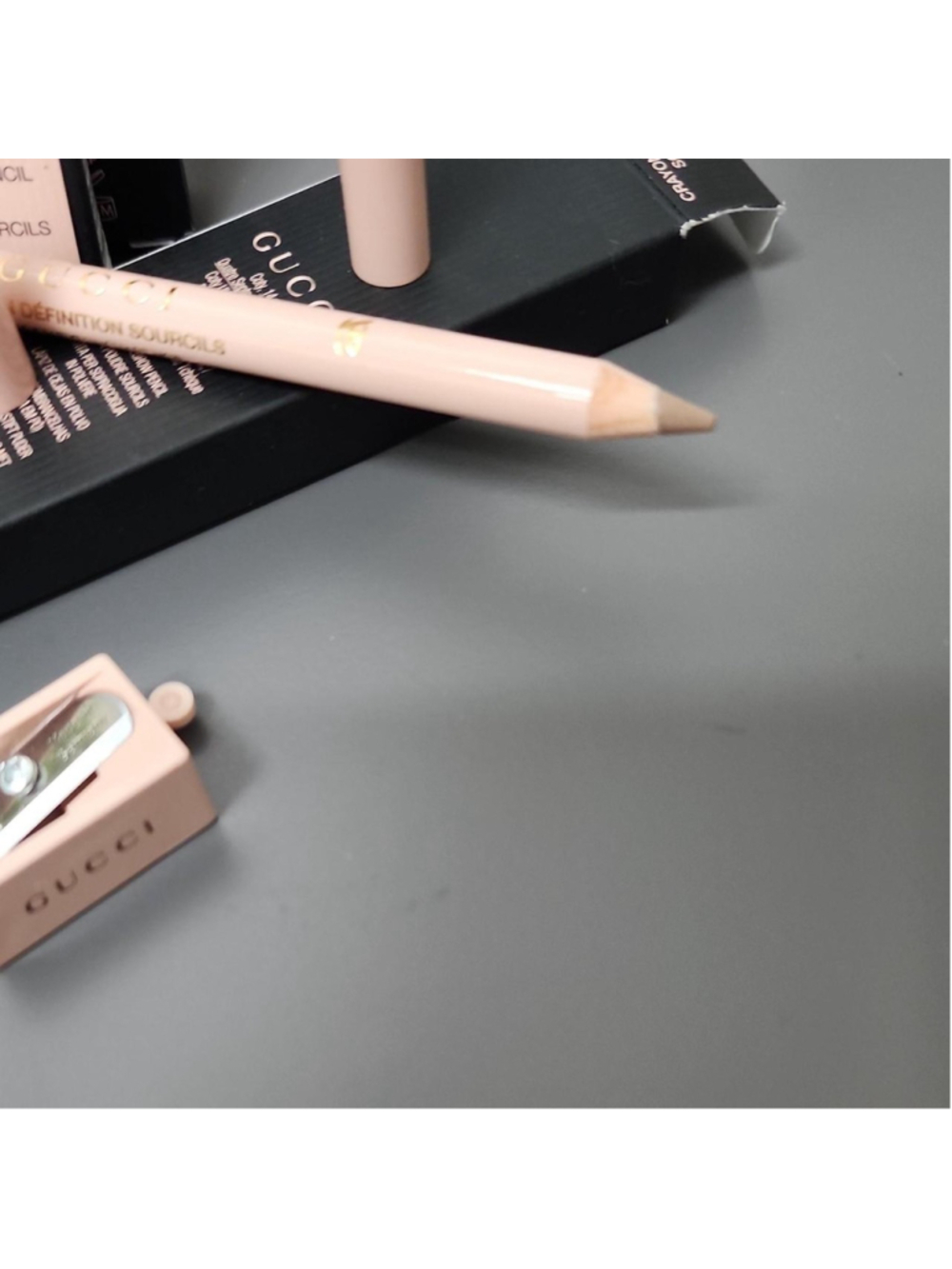 Gucci Eyebrow Pencil in shade 02
#eyebrow #luxury - Picture 2 of 4